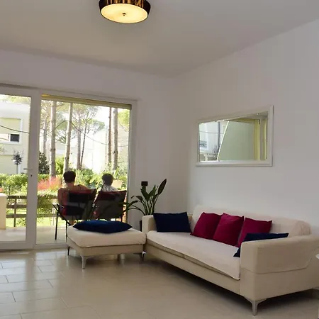 House With Garden 137 *