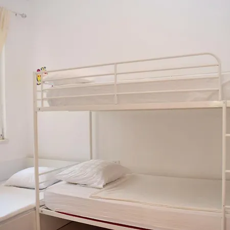 Apartment House With Garden 137 Fushe-Drac