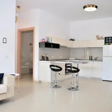 Apartament House With Garden 137