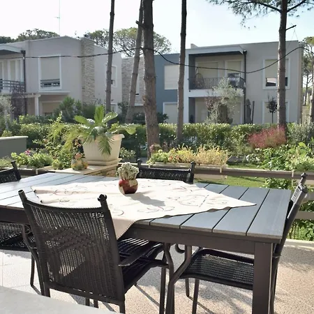 House With Garden 137 *